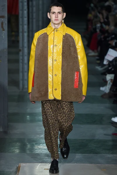 Look 23